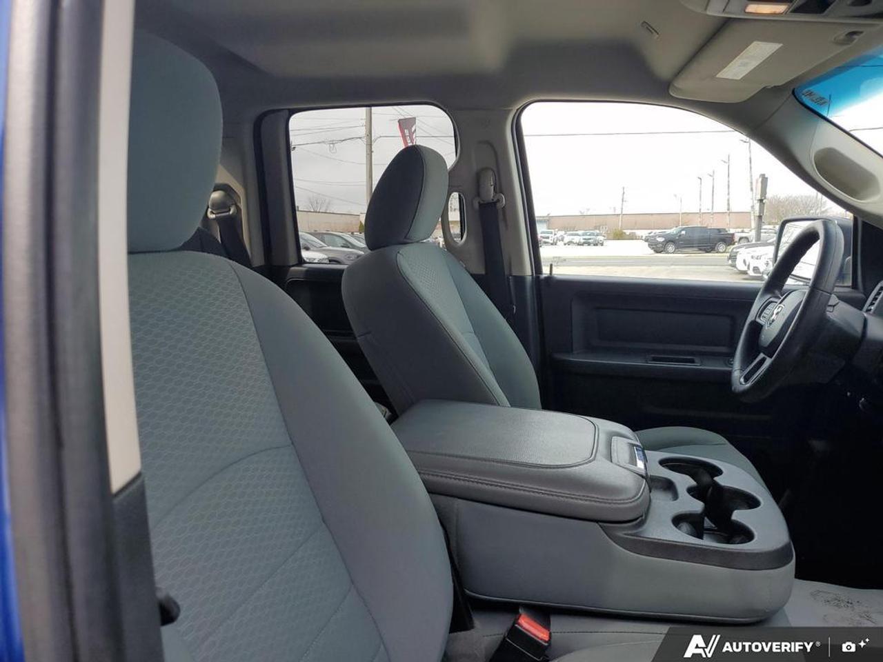 2017 RAM 1500 4WD QUAD CAB 140.5" ST Photo