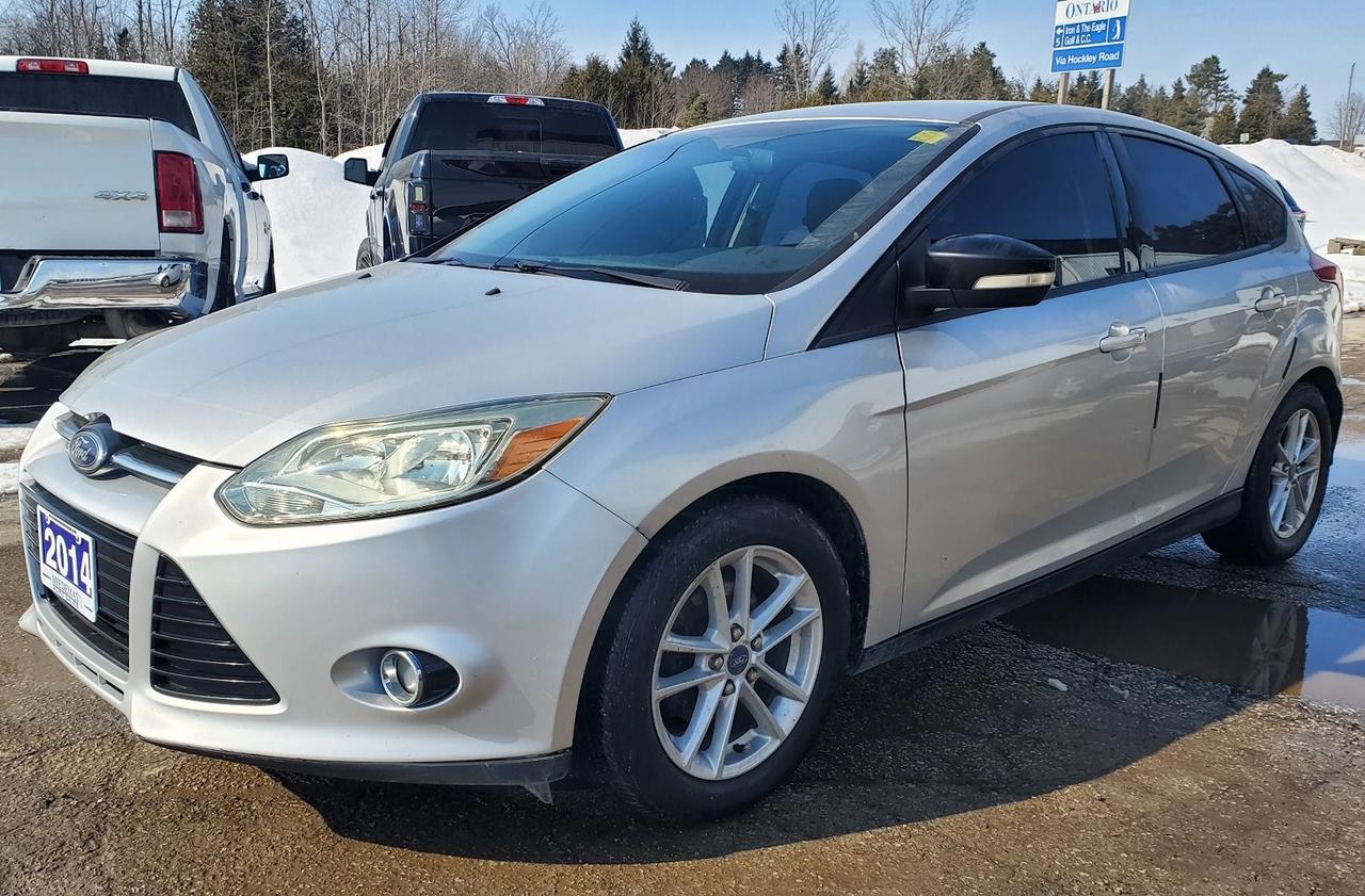 2014 Ford Focus 5DR HB SE Photo2
