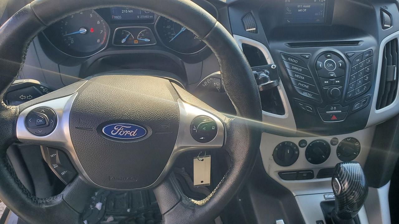 2014 Ford Focus 5DR HB SE Photo