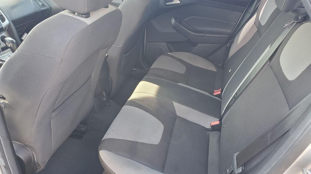 2014 Ford Focus 5DR HB SE Photo