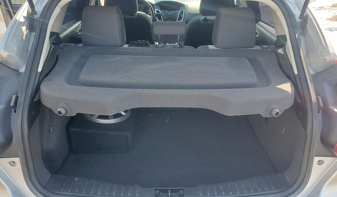 2014 Ford Focus 5DR HB SE Photo