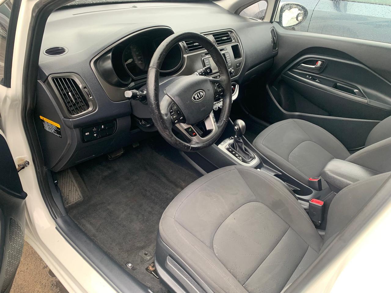 2013 Kia Rio EX/ REAR CAM / SUPER CLEAN / DEALER MAINTAINED / Photo