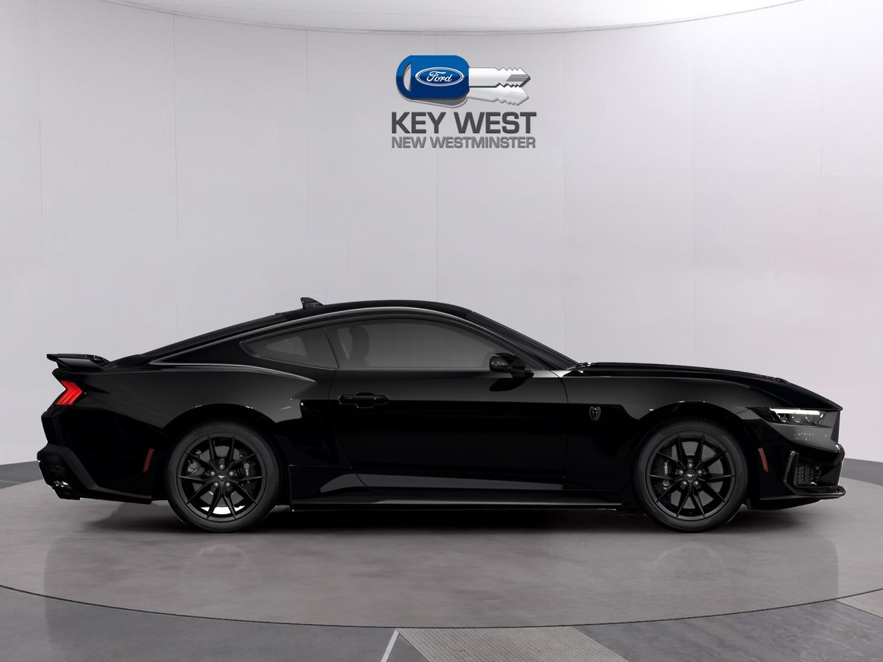 2026 Ford Mustang Dark Horse Fastback Photo2