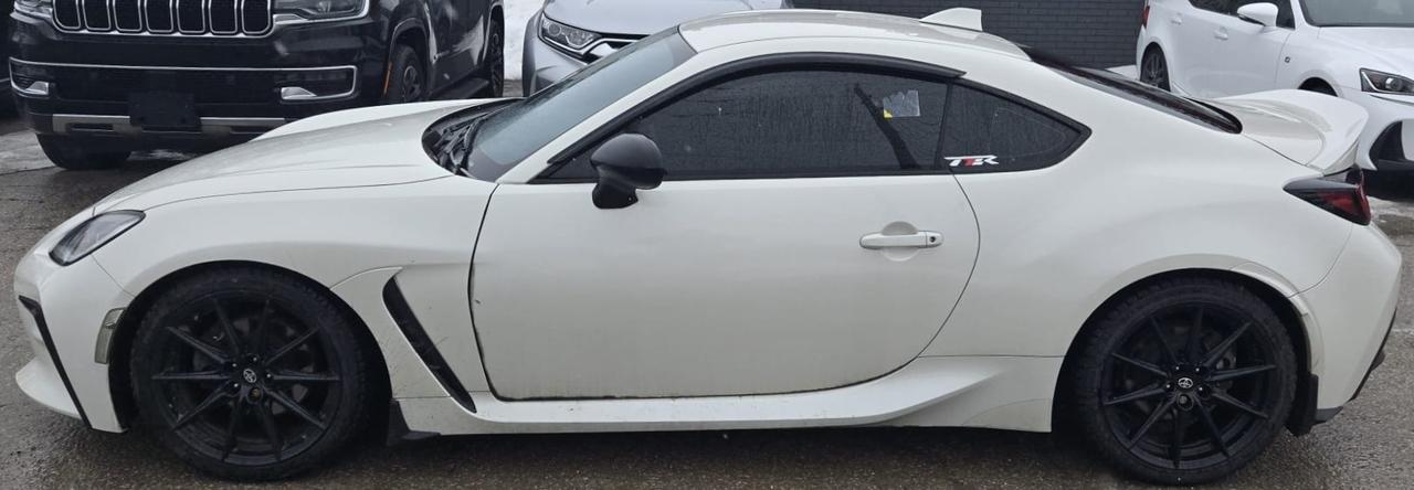 2022 Toyota GR86 PREMIUM / NO ACCIDENTS / MANUAL / HTD SEATS / AC Photo