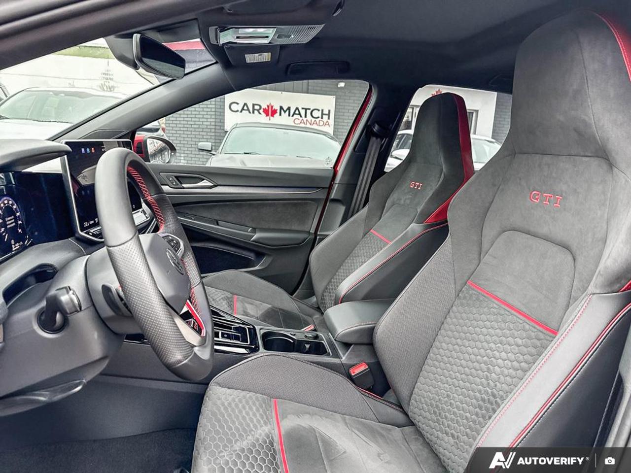 2025 Volkswagen Golf GTI / NO ACCIDENTS / NAV / LEATHER / 360 SENSORS Photo