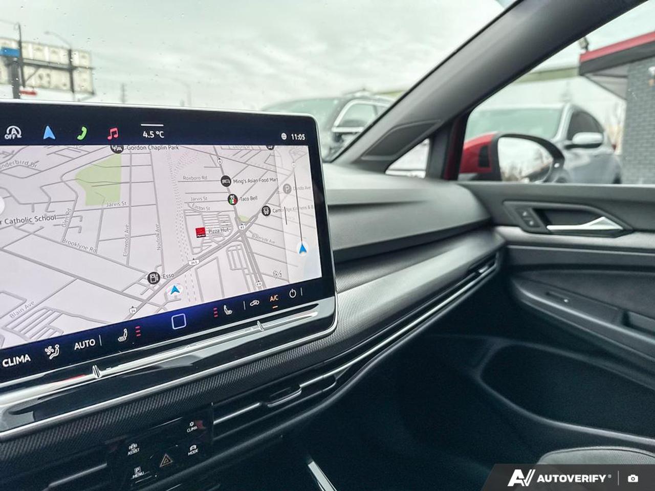 2025 Volkswagen Golf GTI / NO ACCIDENTS / NAV / LEATHER / 360 SENSORS Photo