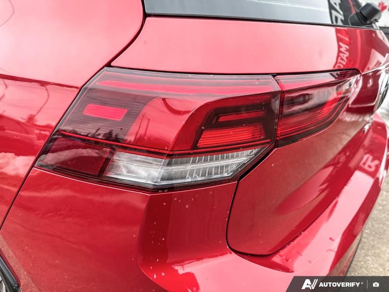 2025 Volkswagen Golf GTI / NO ACCIDENTS / NAV / LEATHER / 360 SENSORS Photo