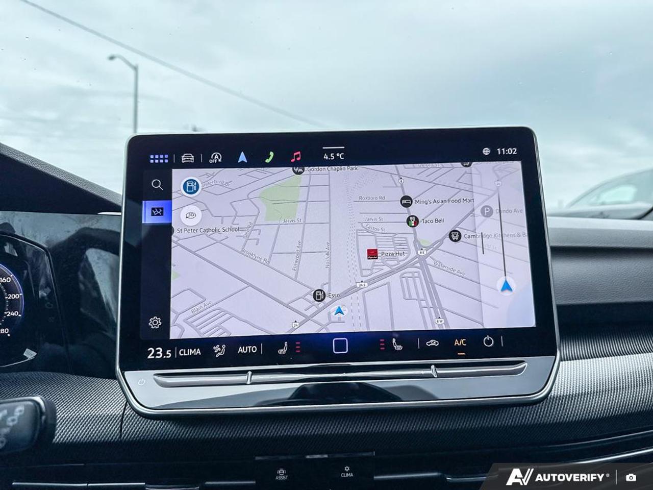 2025 Volkswagen Golf GTI / NO ACCIDENTS / NAV / LEATHER / 360 SENSORS Photo