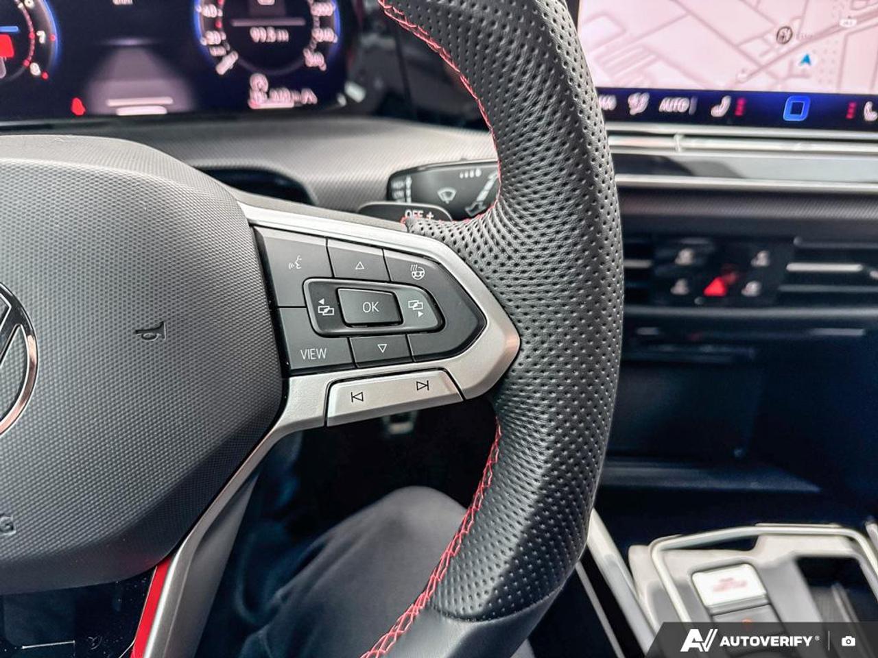 2025 Volkswagen Golf GTI / NO ACCIDENTS / NAV / LEATHER / 360 SENSORS Photo