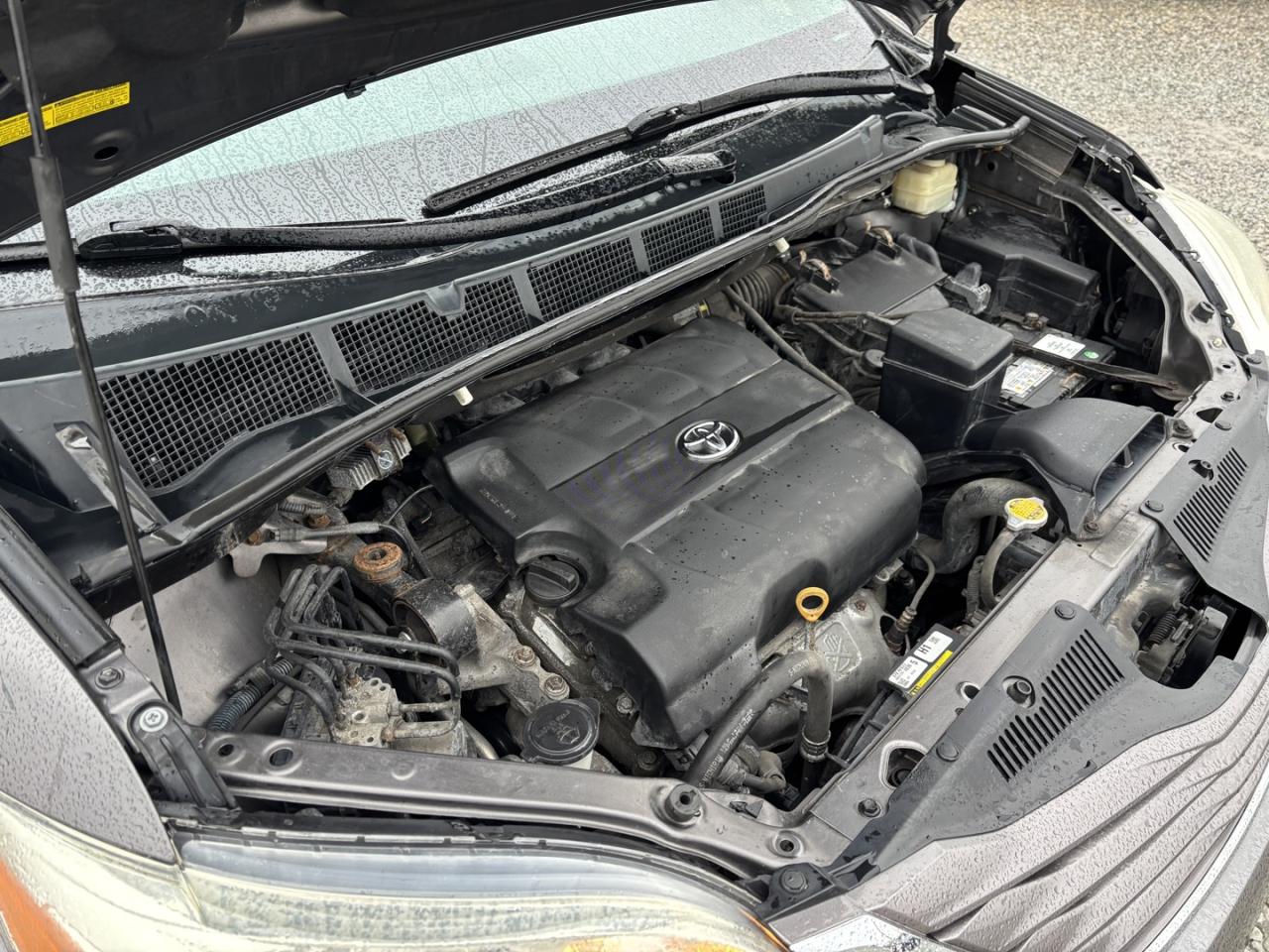 2016 Toyota Sienna LE Photo