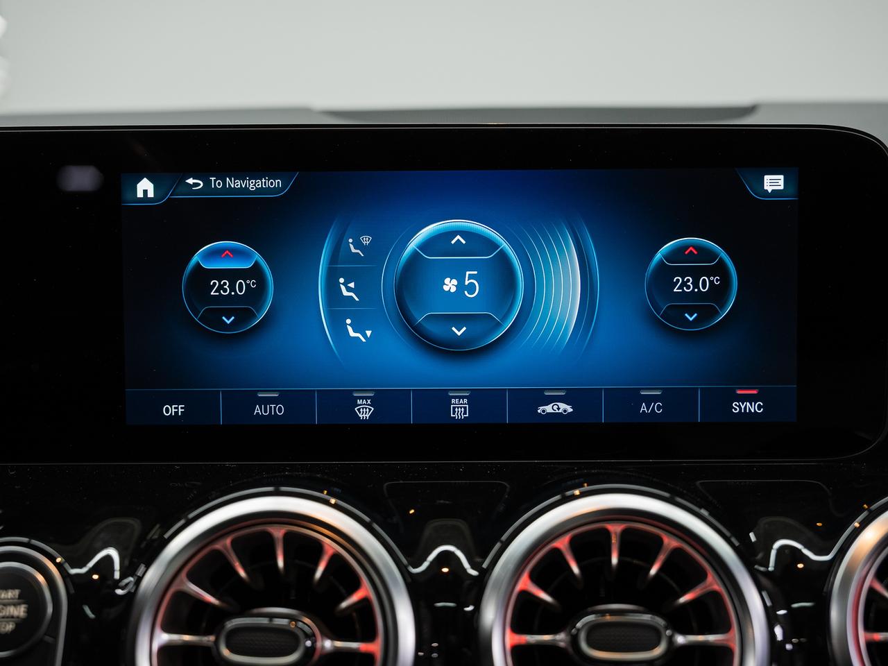 2022 Mercedes-Benz GLA 250 4MATIC | AMG Pkg | Nav | Leather | Sunroof
