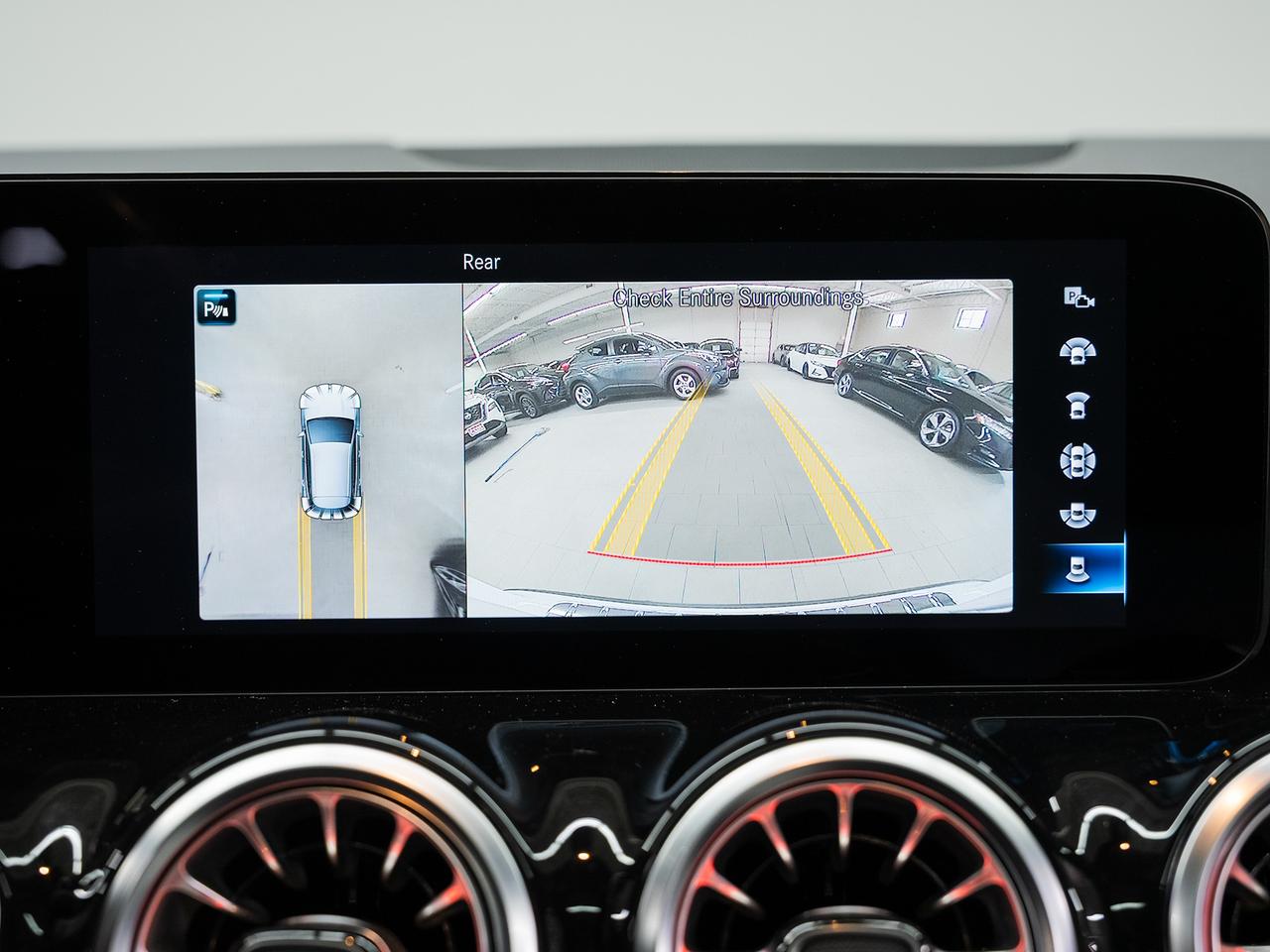 2022 Mercedes-Benz GLA 250 4MATIC | AMG Pkg | Nav | Leather | Sunroof