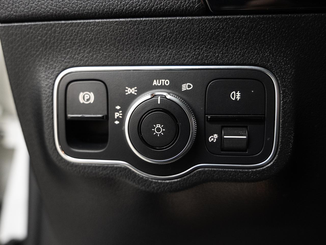 2022 Mercedes-Benz GLA 250 4MATIC | AMG Pkg | Nav | Leather | Sunroof Photo