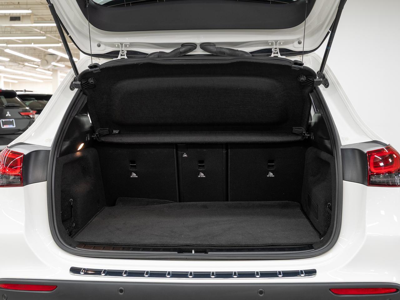 2022 Mercedes-Benz GLA 250 4MATIC | AMG Pkg | Nav | Leather | Sunroof