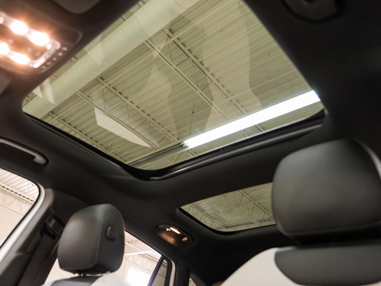 2022 Mercedes-Benz GLA 250 4MATIC | AMG Pkg | Nav | Leather | Sunroof