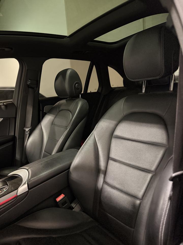 2022 Mercedes-Benz GLC 300 GLC 300 Photo