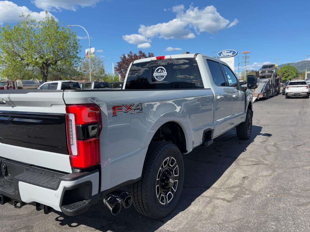 2026 Ford F-350 Super Duty SRW Platinum Photo4