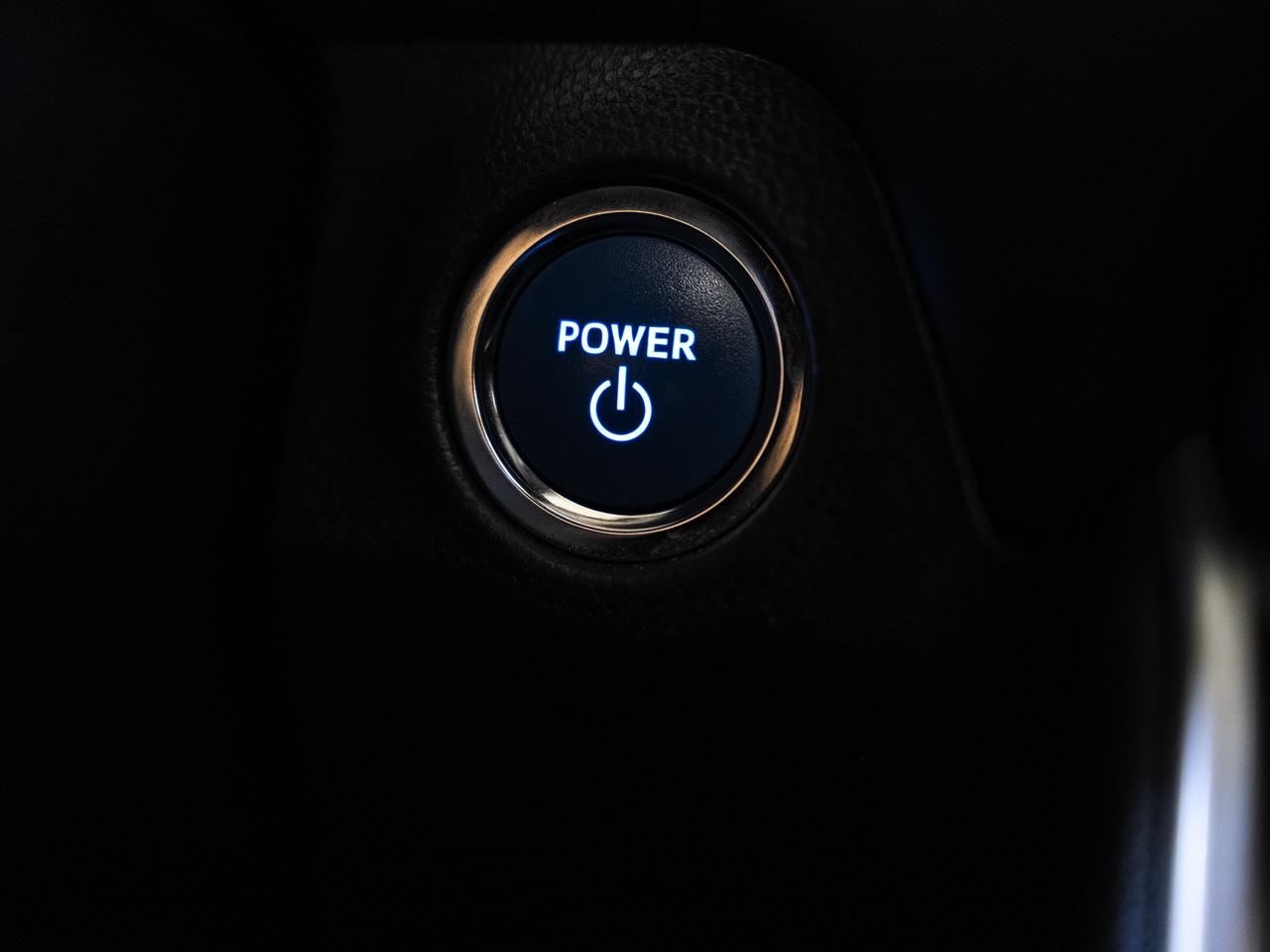 2022 Toyota RAV4 XLE HYBRID AWD | Sunroof | BSM | ACC | CarPlay
