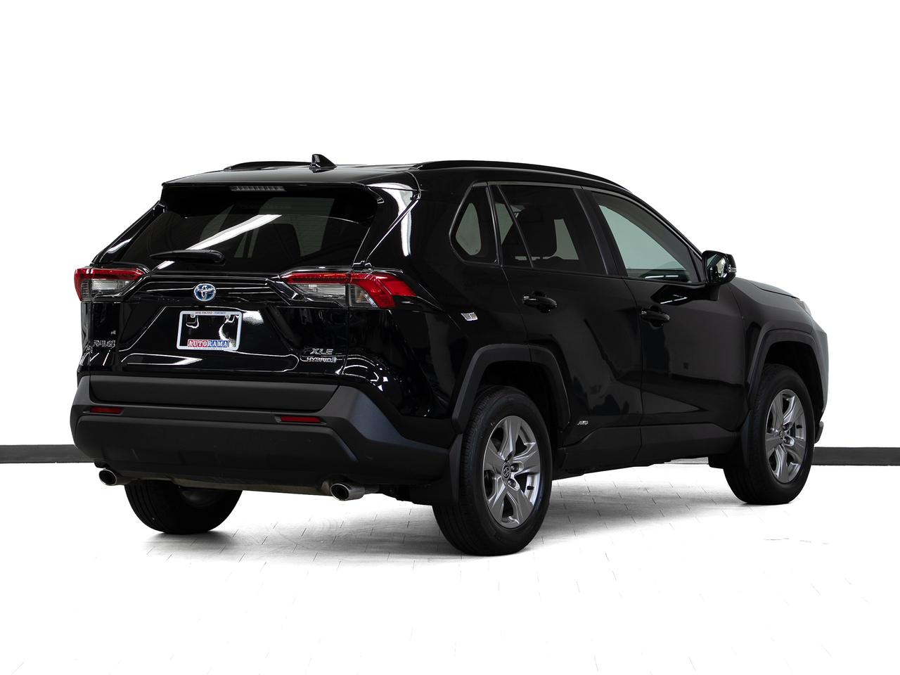 2022 Toyota RAV4 XLE HYBRID AWD | Sunroof | BSM | ACC | CarPlay