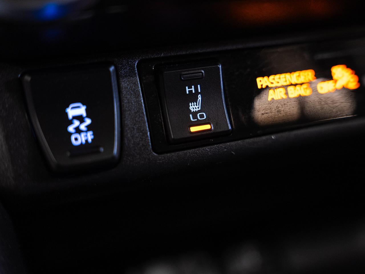 2022 Toyota RAV4 XLE HYBRID AWD | Sunroof | BSM | ACC | CarPlay