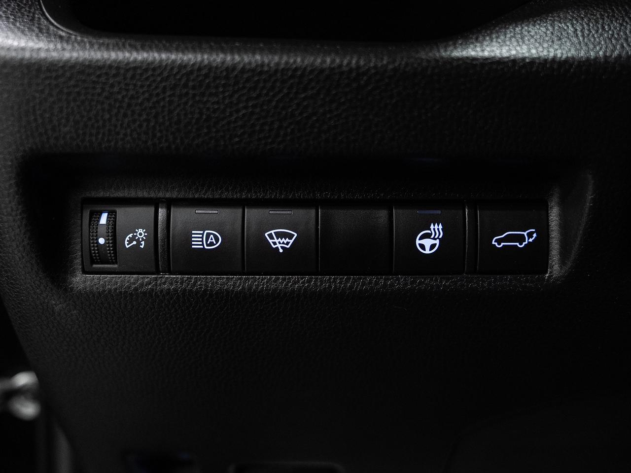 2022 Toyota RAV4 XLE HYBRID AWD | Sunroof | BSM | ACC | CarPlay
