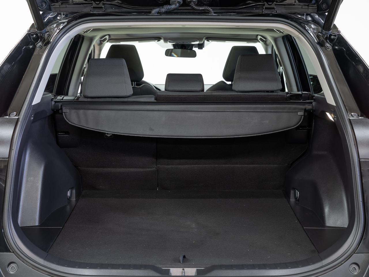 2022 Toyota RAV4 XLE HYBRID AWD | Sunroof | BSM | ACC | CarPlay