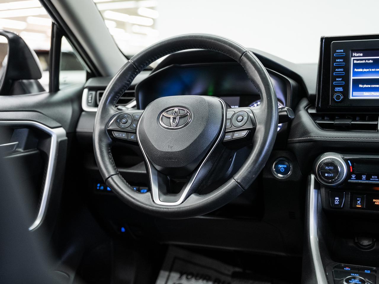 2022 Toyota RAV4 XLE HYBRID AWD | Sunroof | BSM | ACC | CarPlay