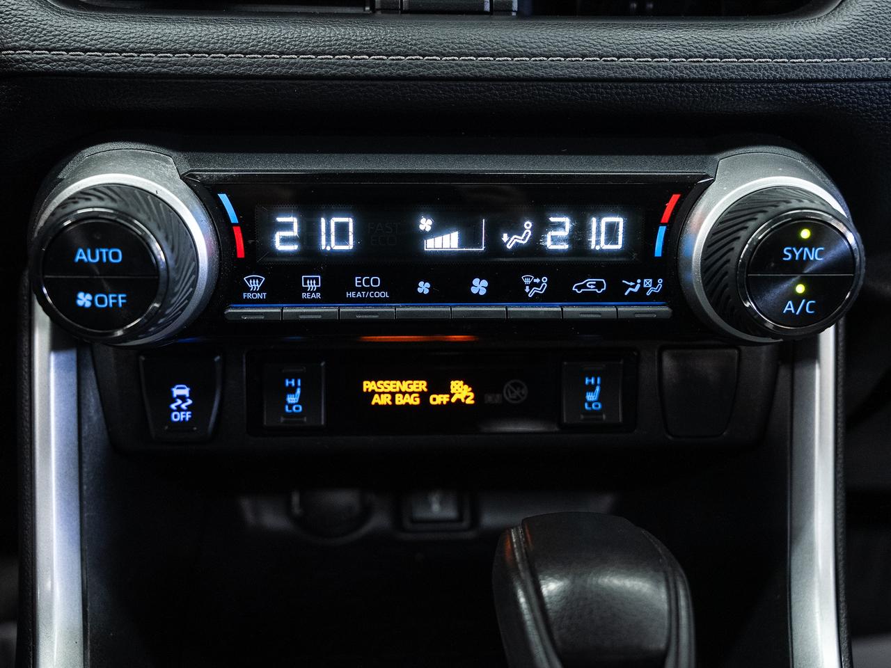 2022 Toyota RAV4 XLE HYBRID AWD | Sunroof | BSM | ACC | CarPlay