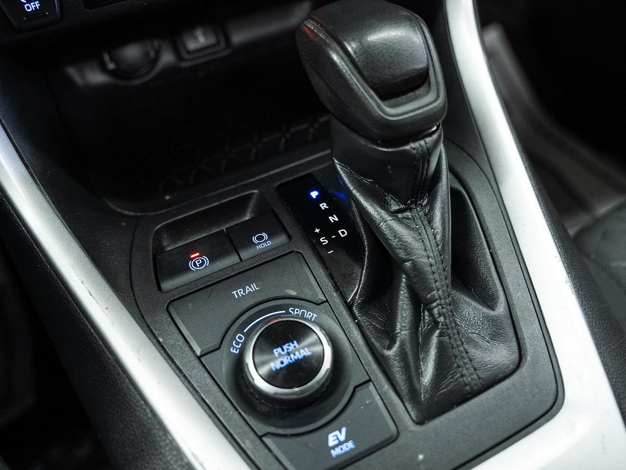 2022 Toyota RAV4 XLE HYBRID AWD | Sunroof | BSM | ACC | CarPlay