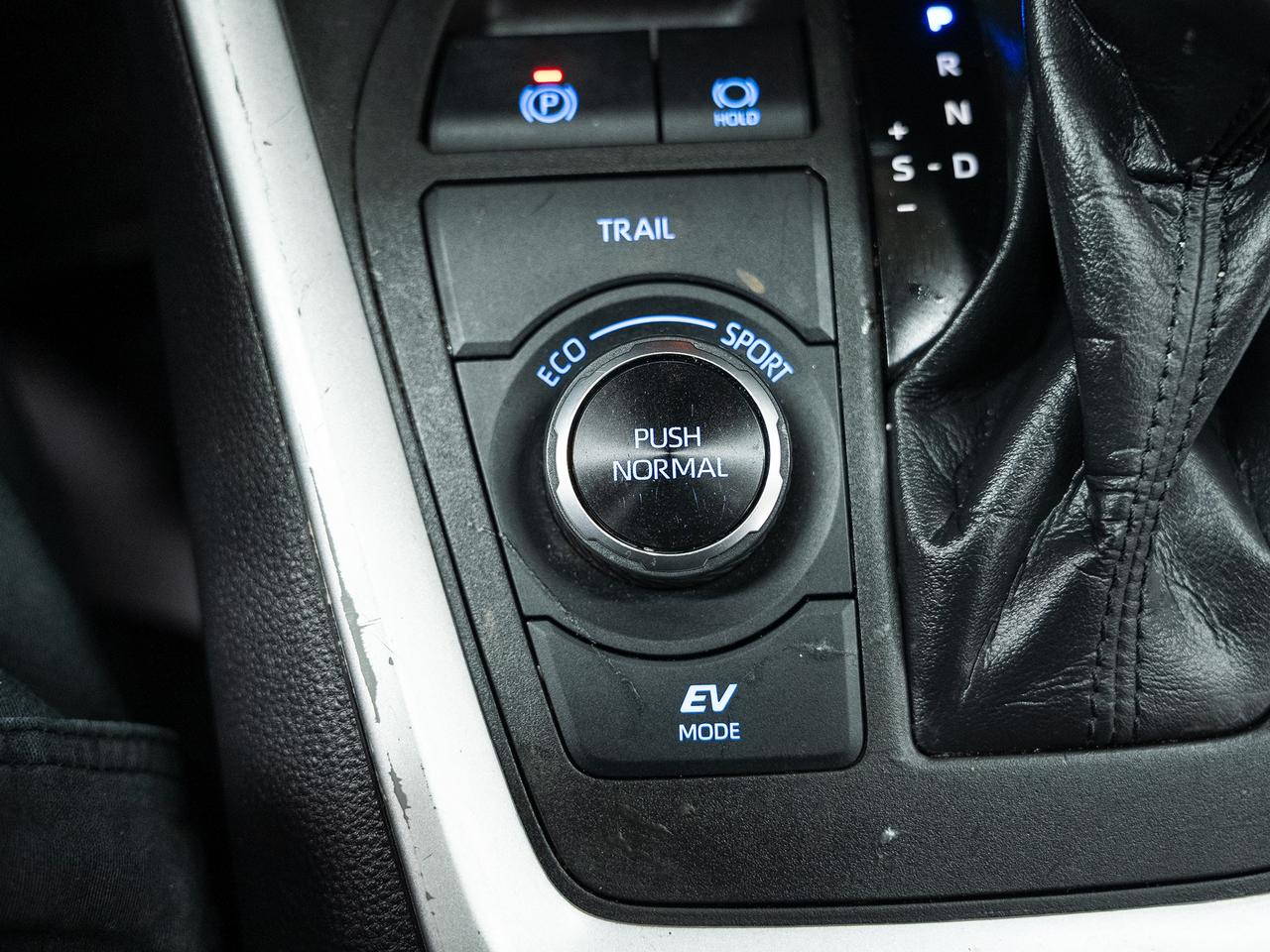 2022 Toyota RAV4 XLE HYBRID AWD | Sunroof | BSM | ACC | CarPlay