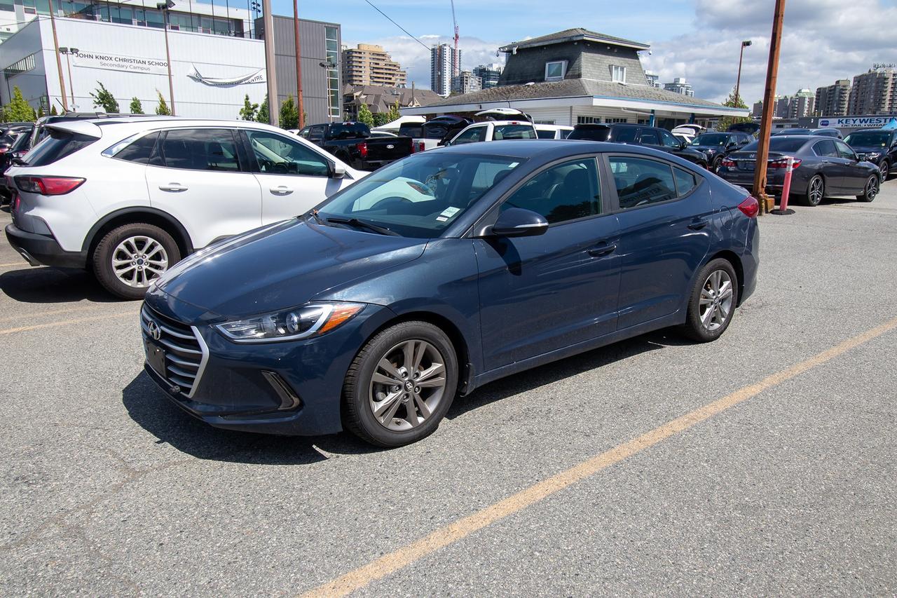2017 Hyundai Elantra GL Photo1