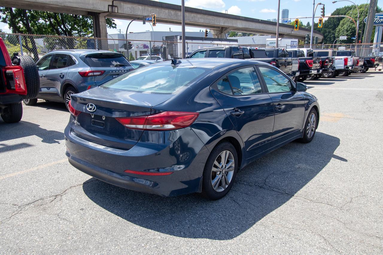 2017 Hyundai Elantra GL Photo4