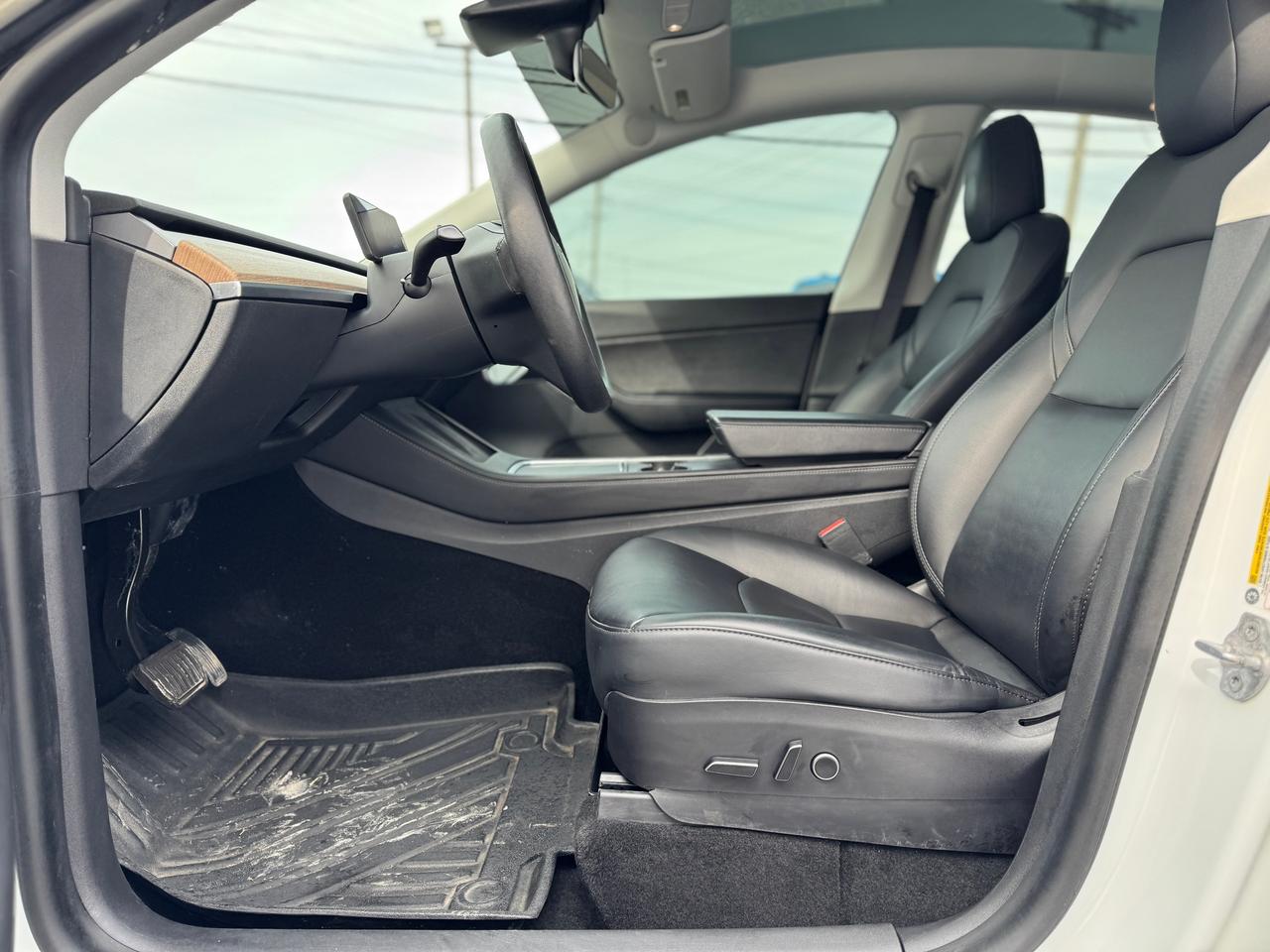 2021 Tesla Model Y Long Range Dual Motor AWD ONE OWNER | CLEAN CARFAX Photo