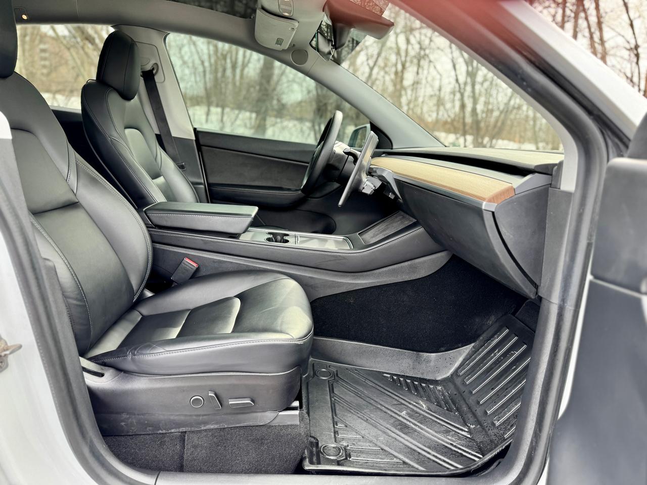 2021 Tesla Model Y Long Range Dual Motor AWD ONE OWNER | CLEAN CARFAX Photo