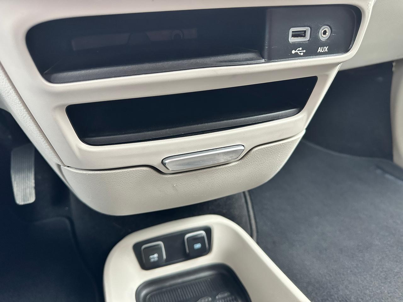 2017 Chrysler Pacifica Touring-L Plus Heated Leather 3Row NAV Bluetooth Photo