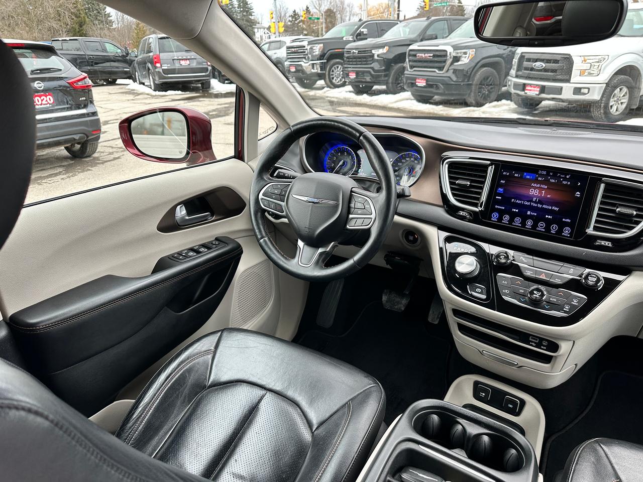 2017 Chrysler Pacifica Touring-L Plus Heated Leather 3Row NAV Bluetooth Photo