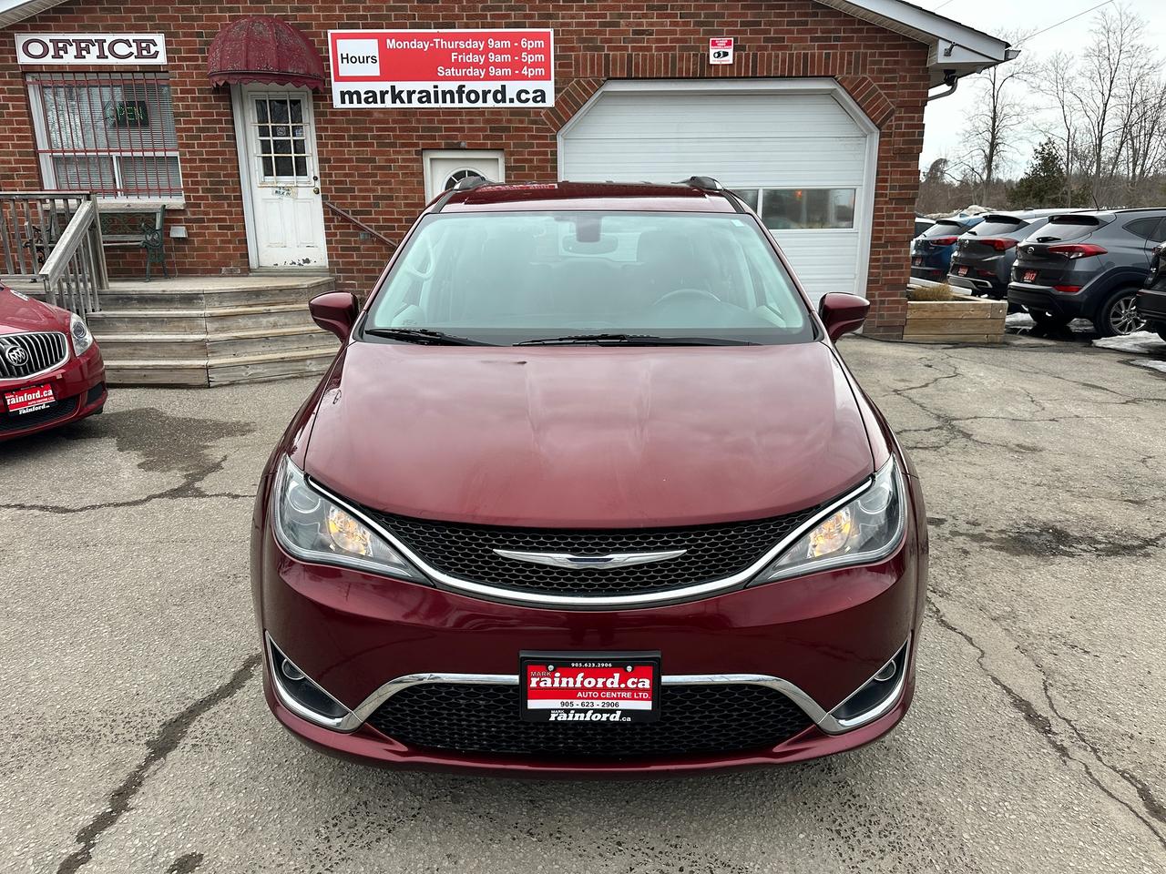 2017 Chrysler Pacifica Touring-L Plus Heated Leather 3Row NAV Bluetooth Photo