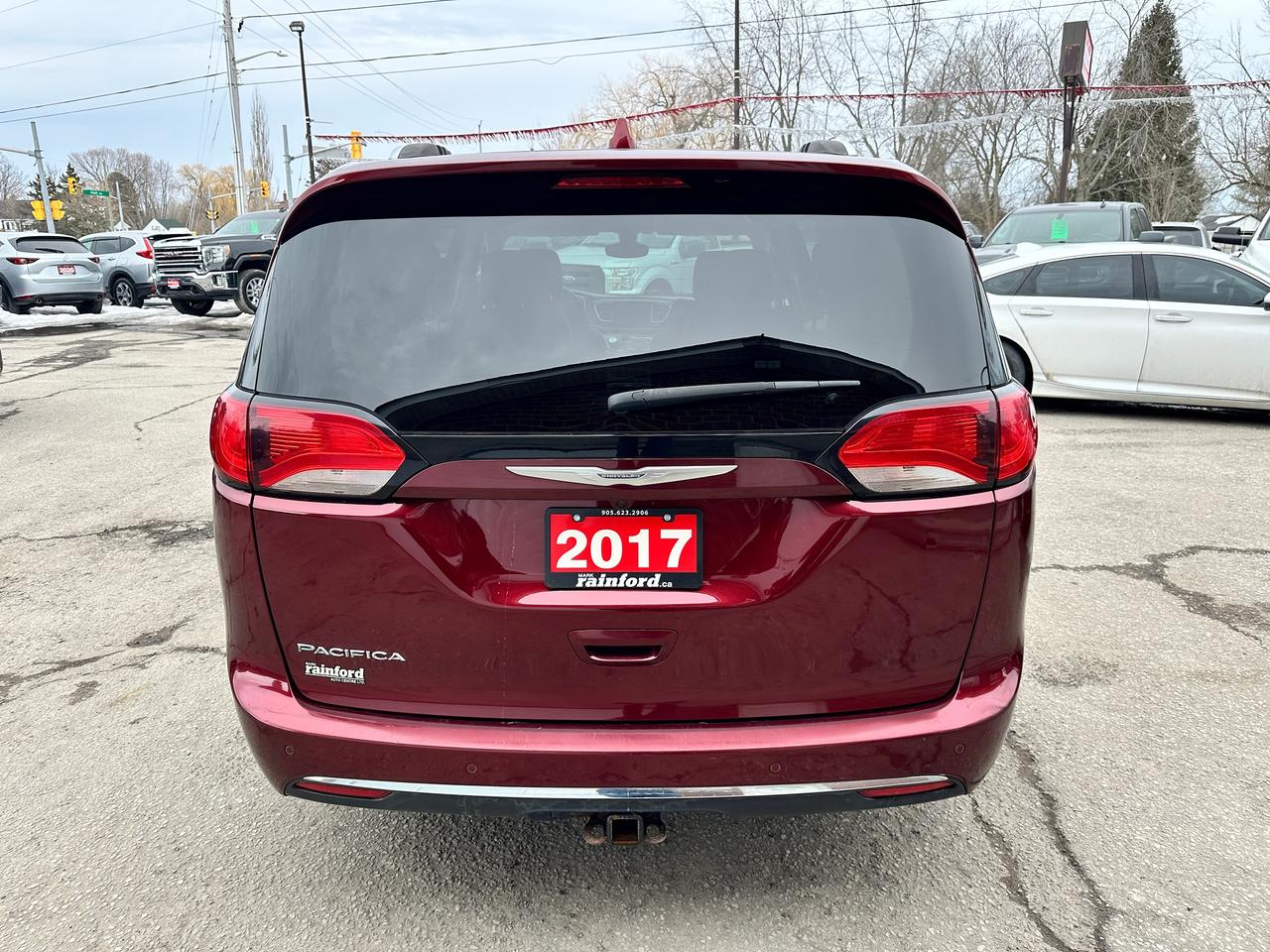 2017 Chrysler Pacifica Touring-L Plus Heated Leather 3Row NAV Bluetooth Photo