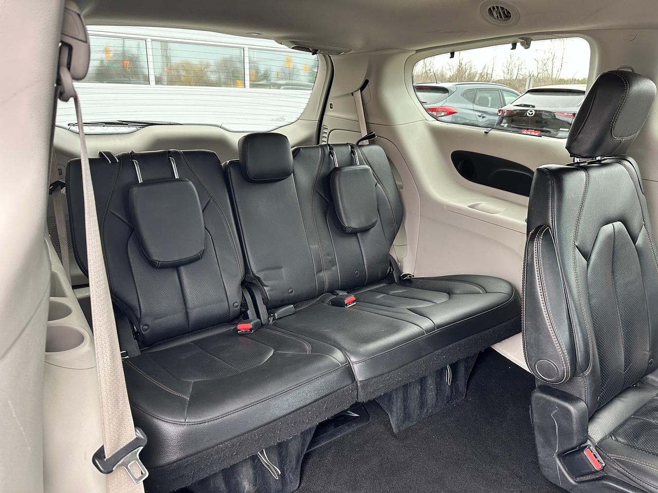 2017 Chrysler Pacifica Touring-L Plus Heated Leather 3Row NAV Bluetooth Photo