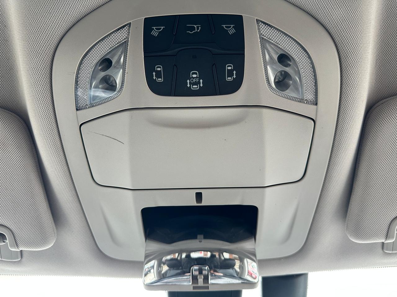 2017 Chrysler Pacifica Touring-L Plus Heated Leather 3Row NAV Bluetooth Photo