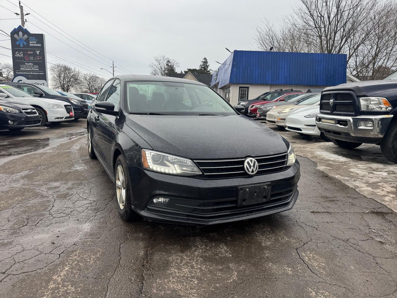 Used 2015 Volkswagen Jetta 4dr 1.8 TSI Auto Highline for sale in Cobourg, ON