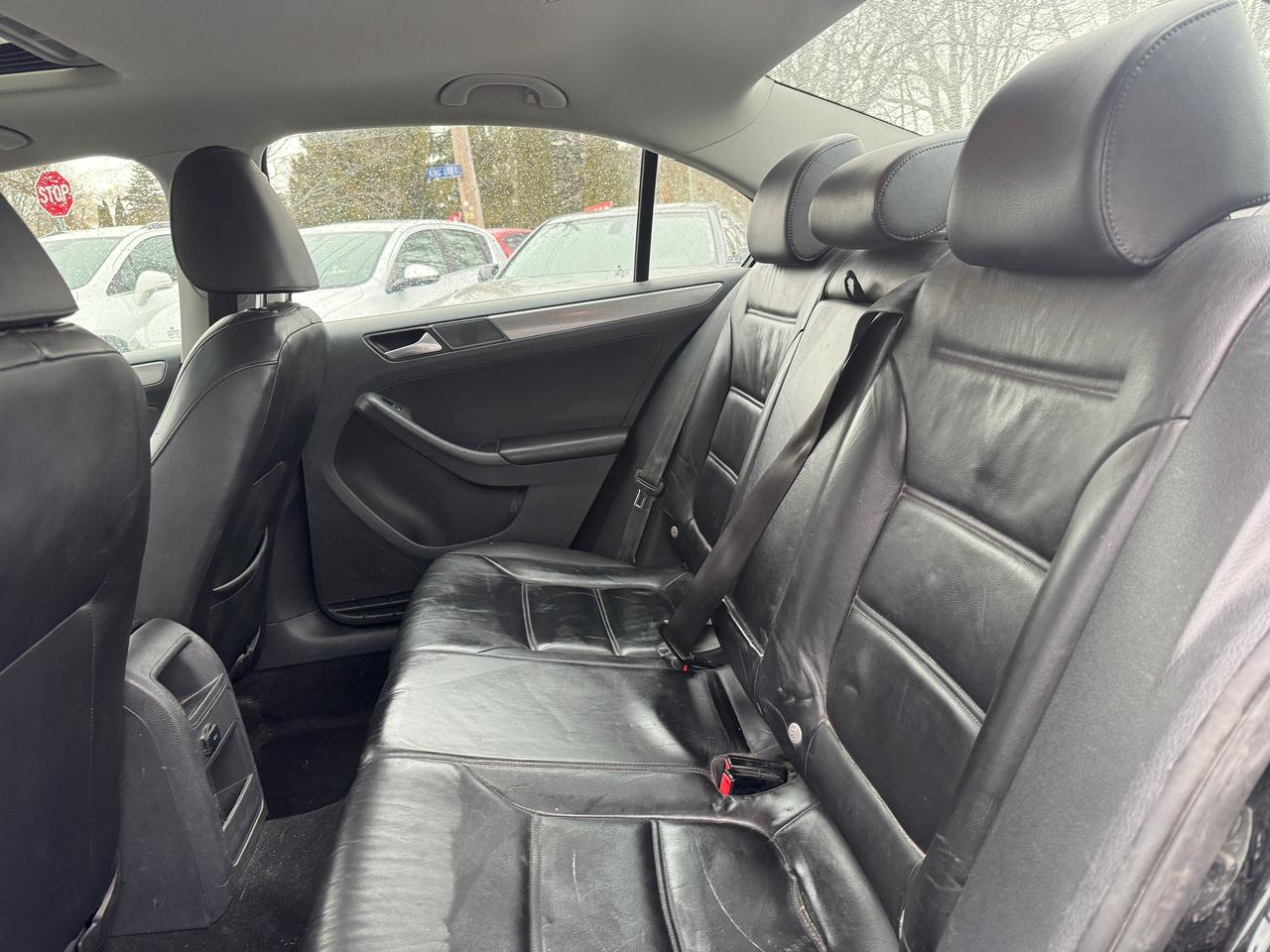 2015 Volkswagen Jetta 4dr 1.8 TSI Auto Highline - Photo #11