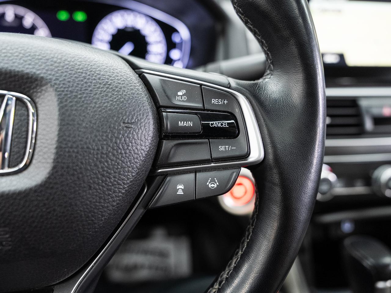 2019 Honda Accord TOURING | Nav | Sunroof | BSM | ACC | CarPlay