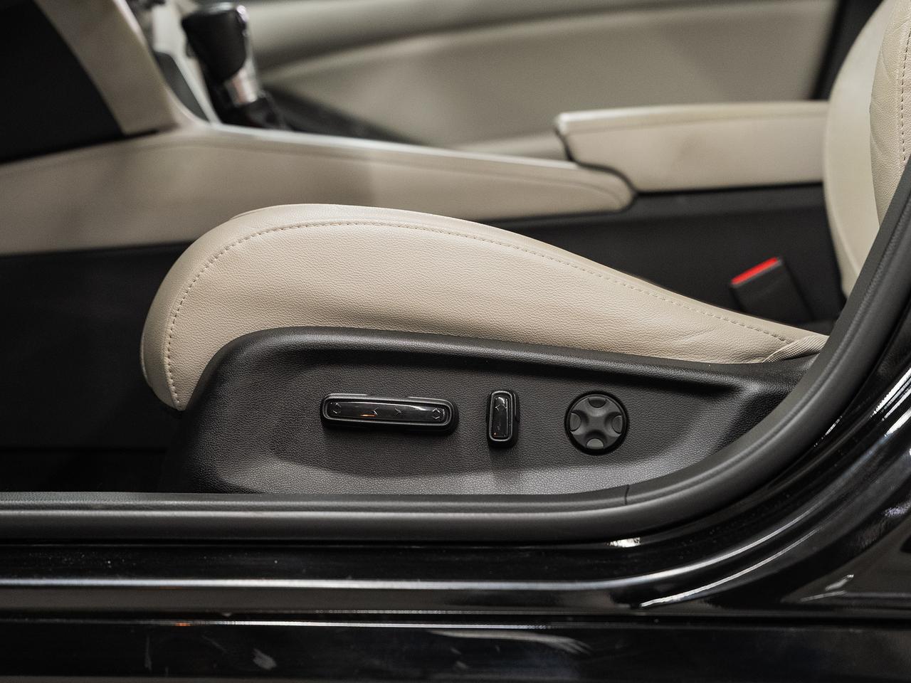 2019 Honda Accord TOURING | Nav | Sunroof | BSM | ACC | CarPlay