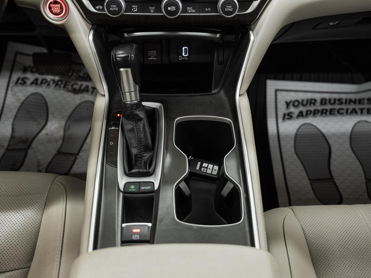 2019 Honda Accord TOURING | Nav | Sunroof | BSM | ACC | CarPlay