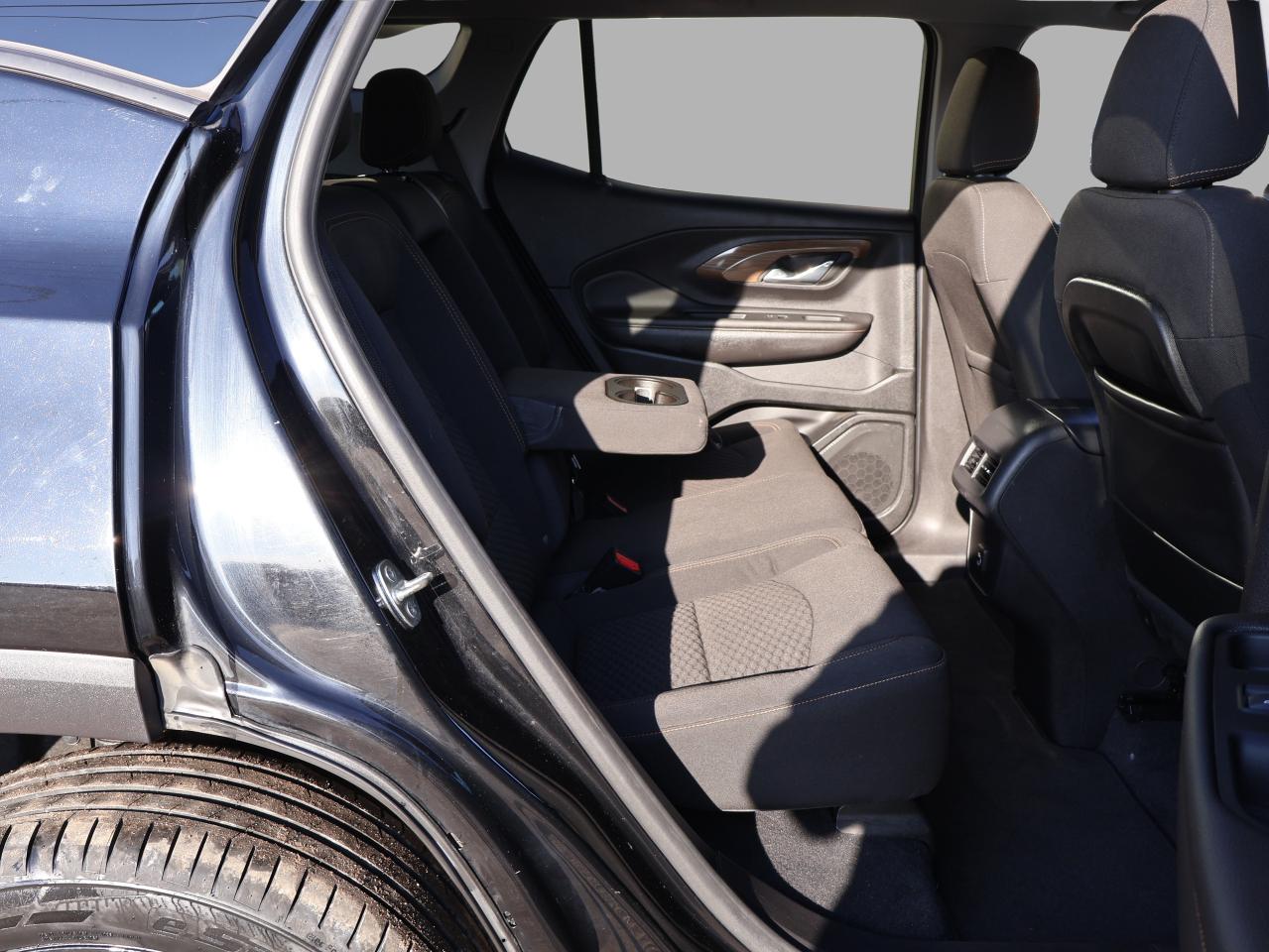 2021 GMC Terrain SLE AWD CERTIFIED *1 OWNER*ACCIDENT FREE*GMC MAINTAIN* CAMERA BLUETOOTH HEATED SEATS CRUISE ALLOYS Photo