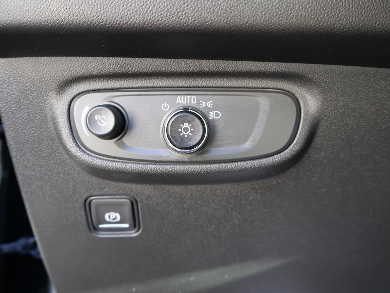 2021 GMC Terrain SLE AWD CERTIFIED *1 OWNER*ACCIDENT FREE*GMC MAINTAIN* CAMERA BLUETOOTH HEATED SEATS CRUISE ALLOYS Photo