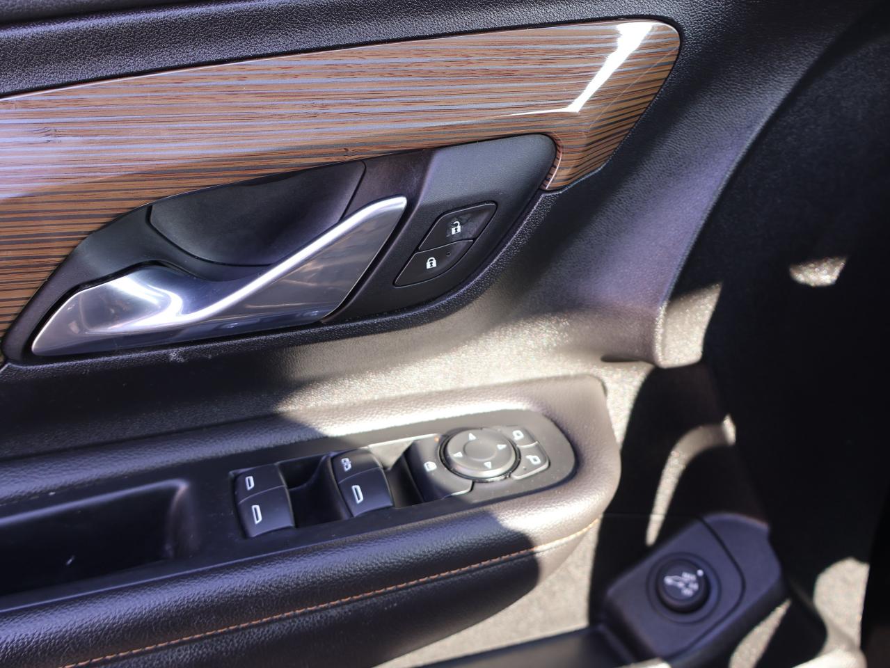 2021 GMC Terrain SLE AWD CERTIFIED *1 OWNER*ACCIDENT FREE*GMC MAINTAIN* CAMERA BLUETOOTH HEATED SEATS CRUISE ALLOYS Photo