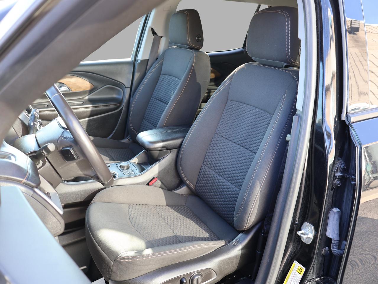 2021 GMC Terrain SLE AWD CERTIFIED *1 OWNER*ACCIDENT FREE*GMC MAINTAIN* CAMERA BLUETOOTH HEATED SEATS CRUISE ALLOYS Photo