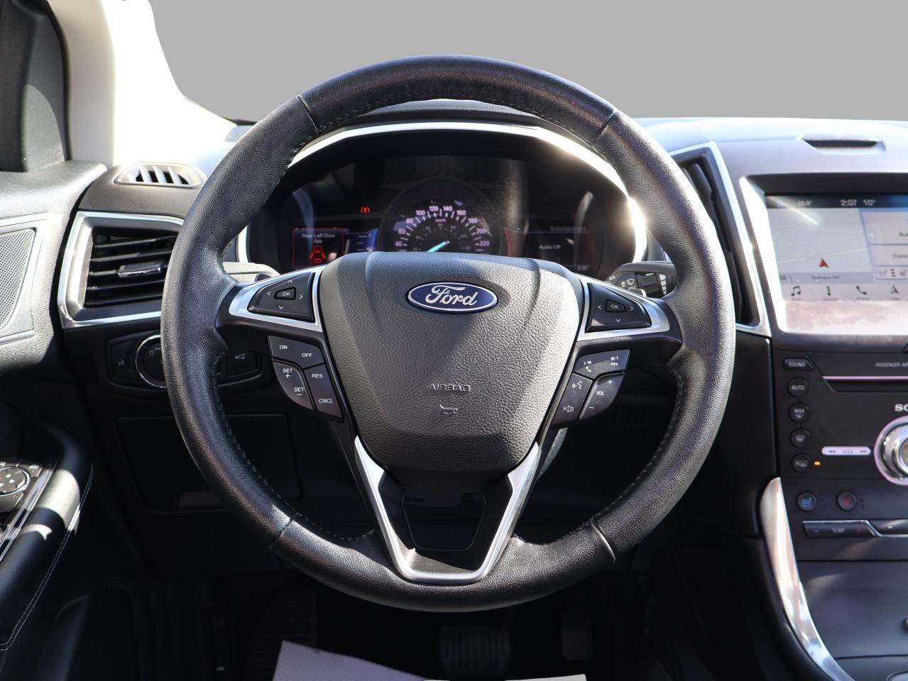 2018 Ford Edge V6 TITANIUM AWD CERTIFIED *FORD MAINTAIN* CAMERA NAV BLUETOOTH LEATHER HEATED SEATS PANO ROOF CRUISE ALLOYS Photo